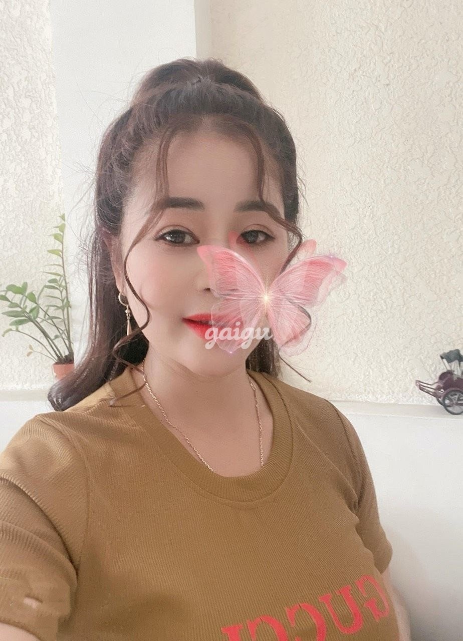 THU OANH EM GÁI XINH XẮN TUYỆT PHẨM BÚ CU CUỒN NHIỆT