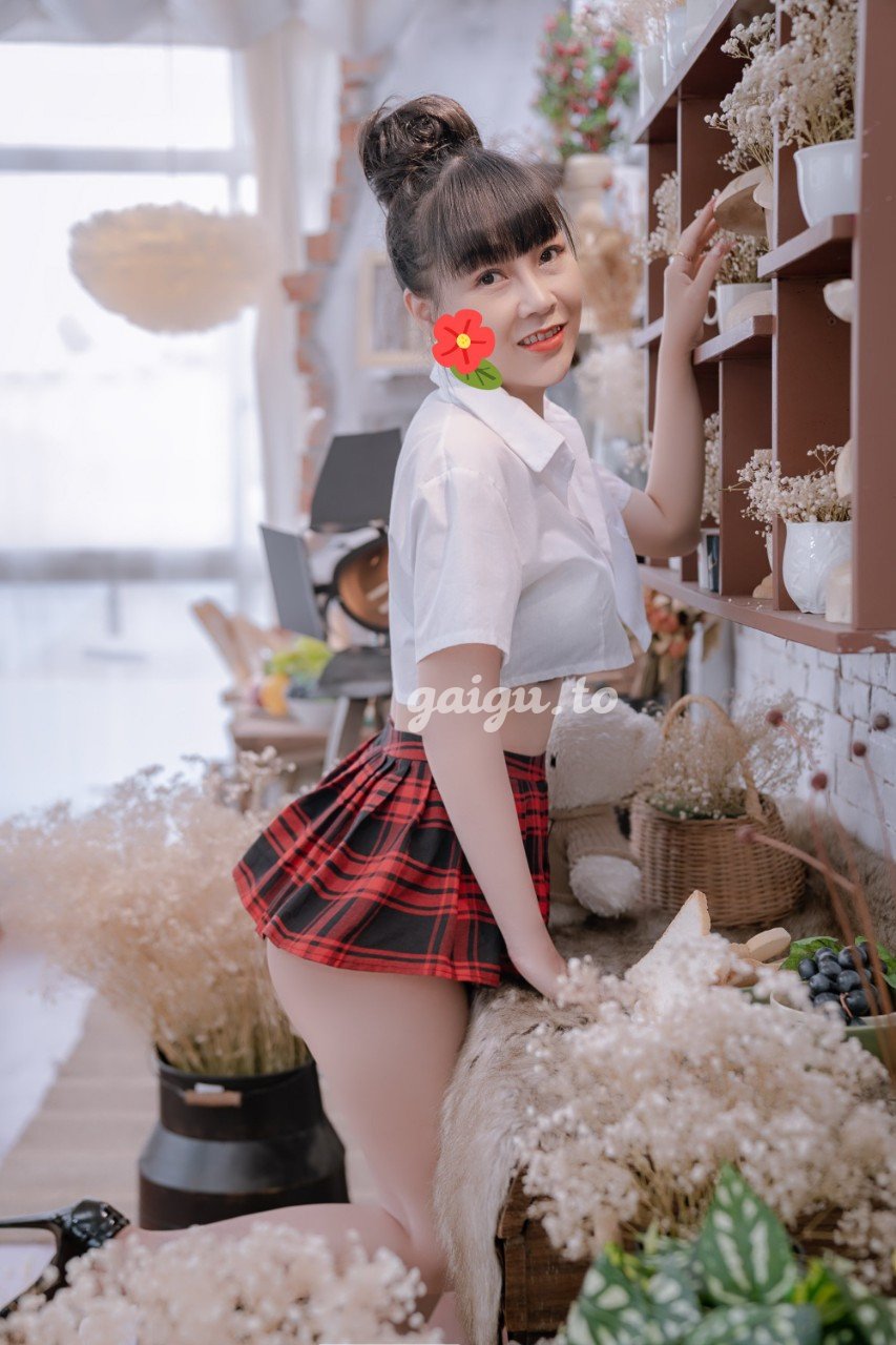 Quỳnh Anh _ Gái dâm với body gợi cảm, Mặt hiền dễ thương