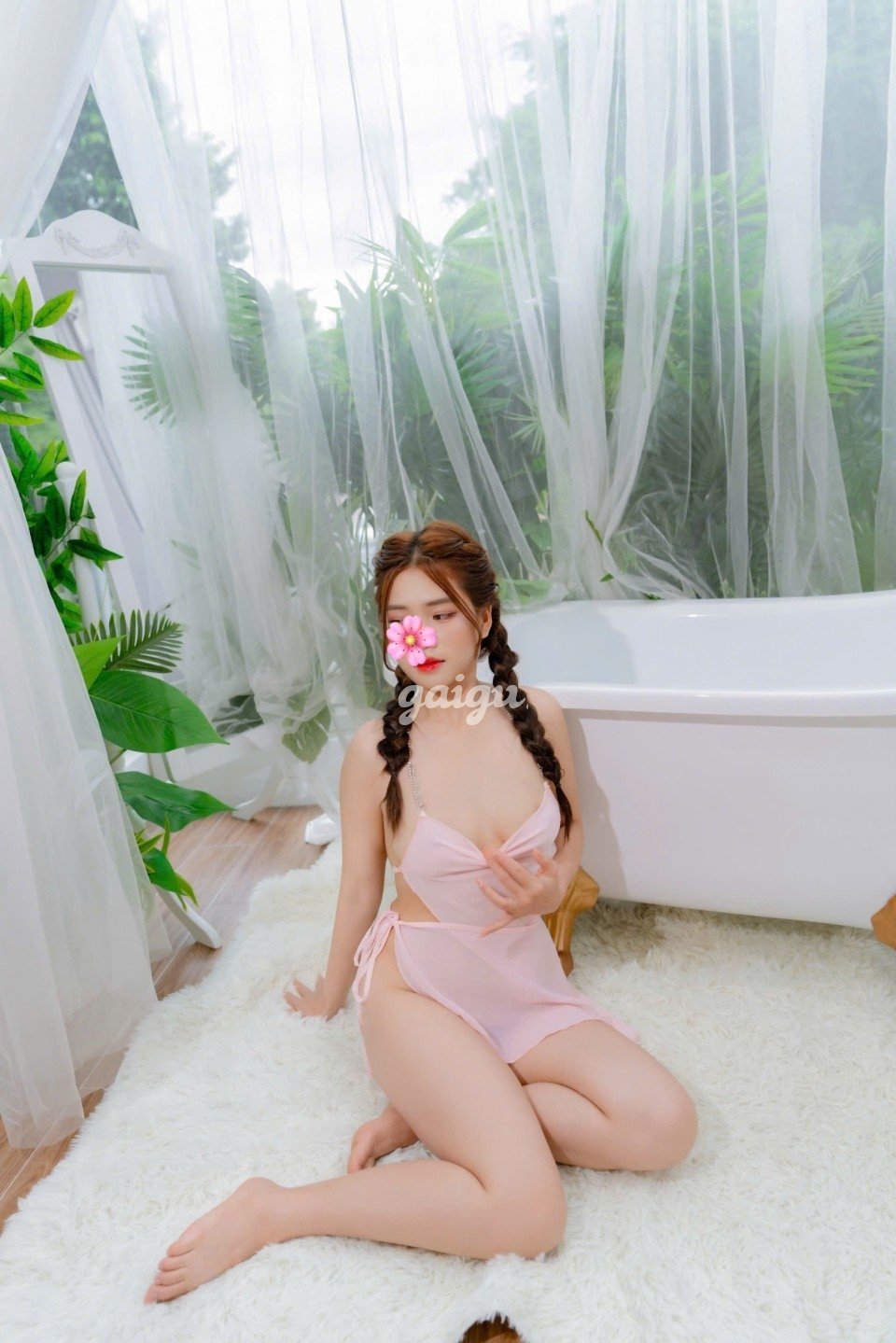 KHÁNH LINH CÔ NÀNG XINH XẮN ,LÀM TÌNH CUỒNG NHIỆT ,DỊCH VỤ ĐẦY ĐỦ