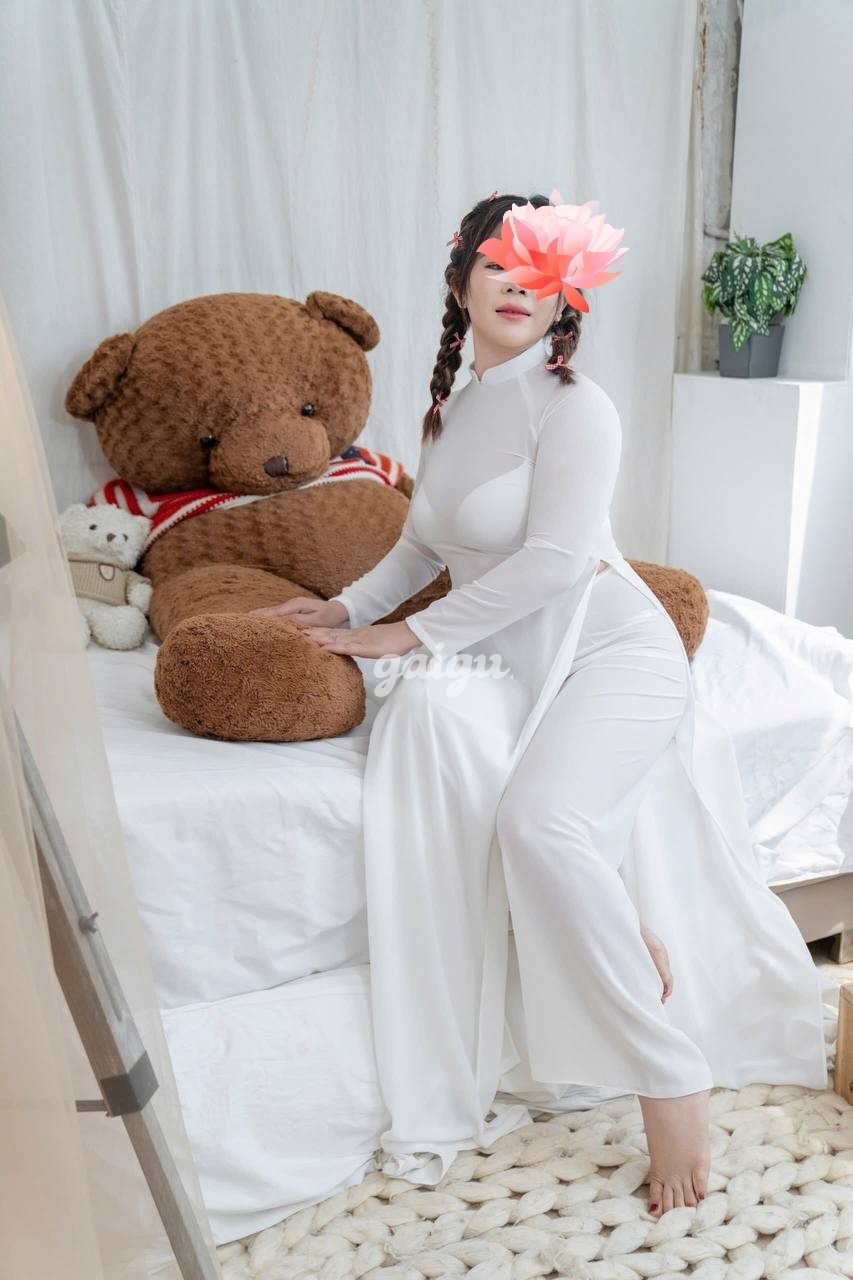 TỐ UYÊN GÁI MIỀN TÂY XINH XẮN DUYÊN DÁNG TÀ ÁO DÀI GỢI CẢM DÂM ĐÃNG